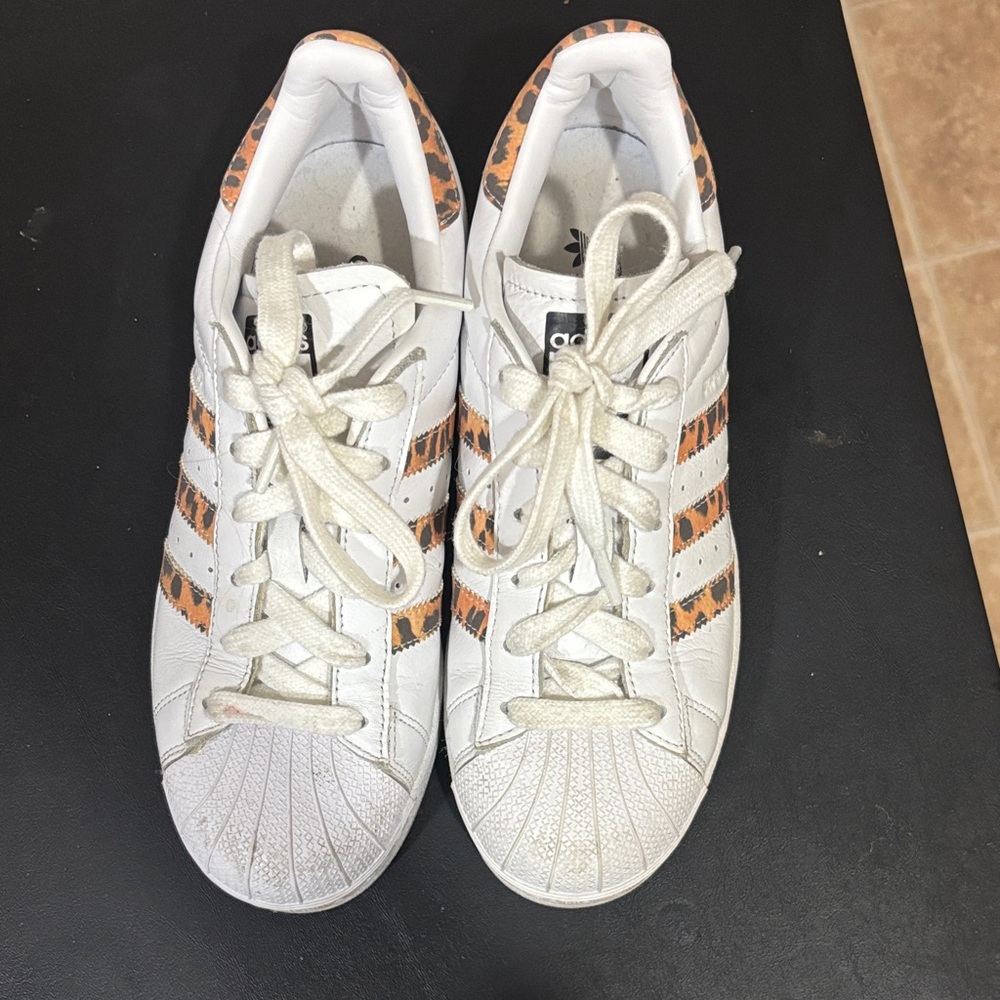 Adidas White and Cheetah Patterned Sneakers Size US 6 - Picture 2 of 10